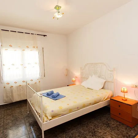 Clavel - Four Bedroom 3*