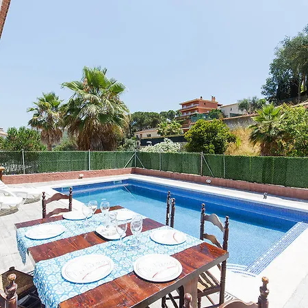 Clavel - Four Bedroom